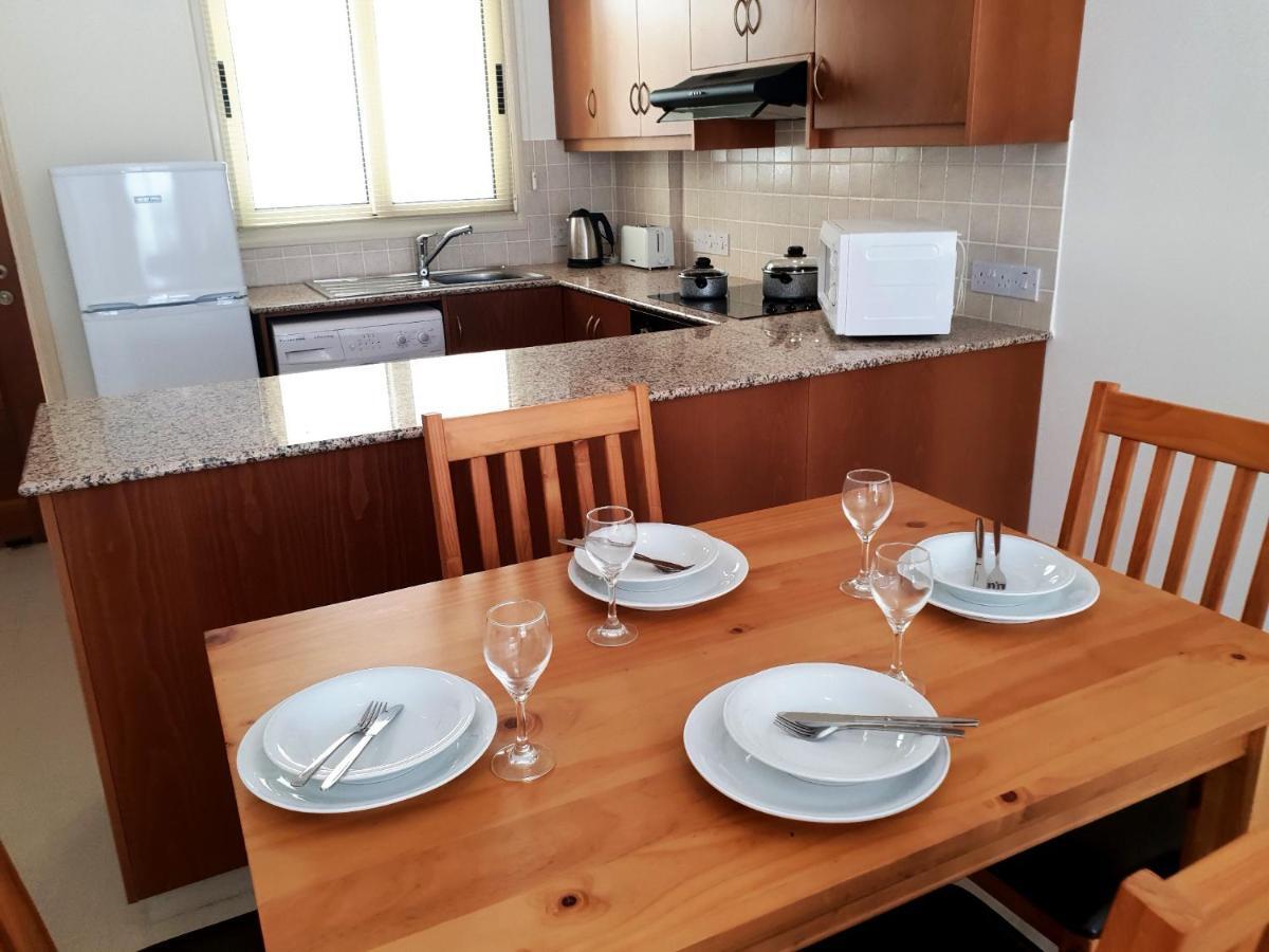 Ground Floor One Bedroom Apartment, Vanessa Complex ペイヤ エクステリア 写真