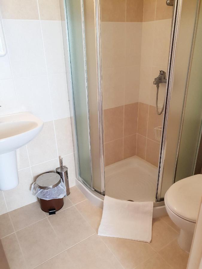 Ground Floor One Bedroom Apartment, Vanessa Complex ペイヤ エクステリア 写真