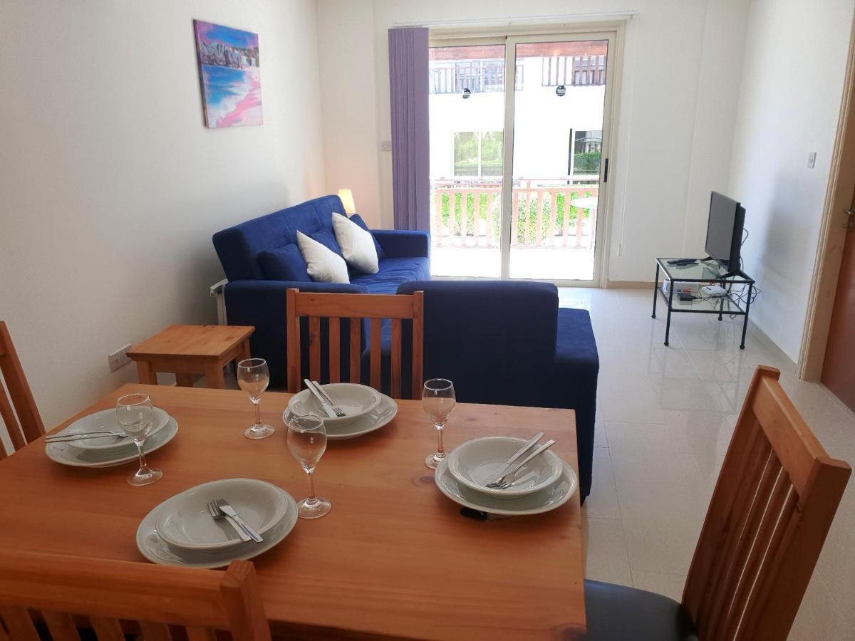 Ground Floor One Bedroom Apartment, Vanessa Complex ペイヤ エクステリア 写真